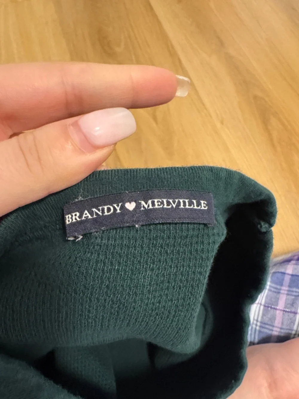 Brandy Melville Forest Green Crewneck long-sleeve - Picture 2 of 3